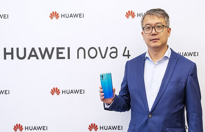 هاتف HUAWEI Nova 4 الجديد نجم السيلفي بأصغر كاميرا أمامية بقياس 25 ميغابكسل